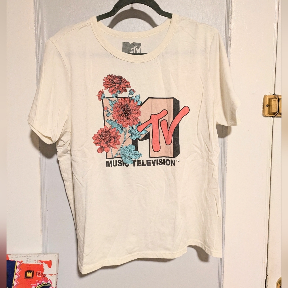 EUC MTV Officially Licensed T-Shirt